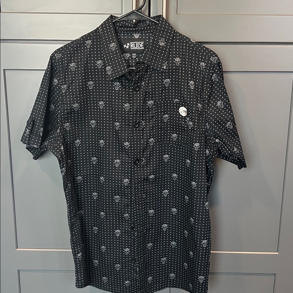 Rude men’s button down shirt with skulls. Size M. - Picture 1 of 5